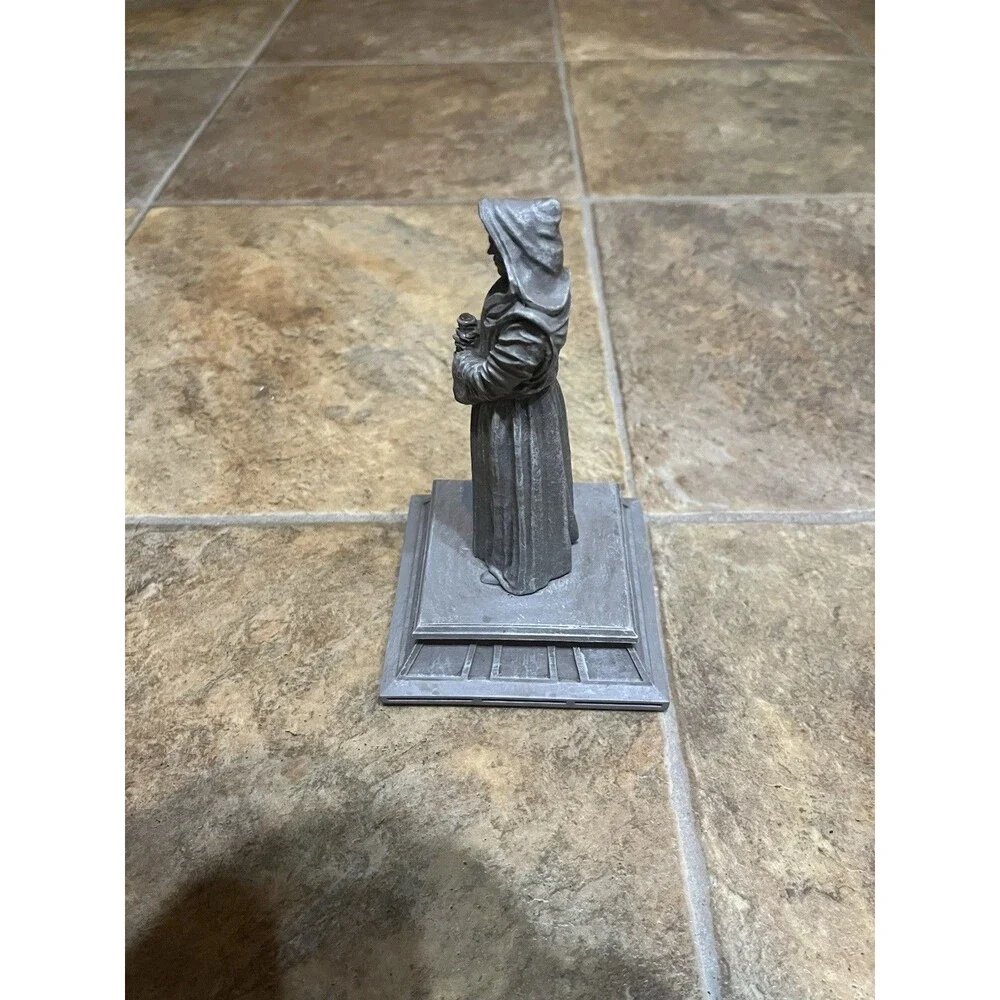 Star Wars Galaxy’s Edge Jedi Male Figurine